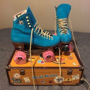 MOXI ROLLER SKATES (POOL BLUE)